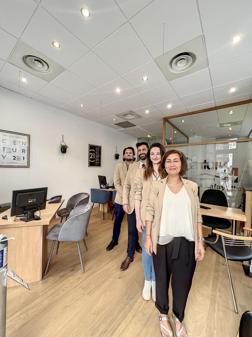 l'équipe de l'agence Magenta La Fayette