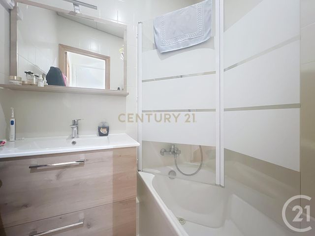 Appartement F3 à vendre - 3 pièces - 49.1 m2 - PARIS - 75010 - ILE-DE-FRANCE - Century 21 Magenta La Fayette