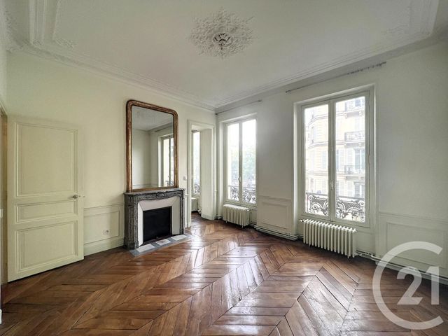 Appartement F3 à vendre - 3 pièces - 73.1 m2 - PARIS - 75010 - ILE-DE-FRANCE - Century 21 Magenta La Fayette