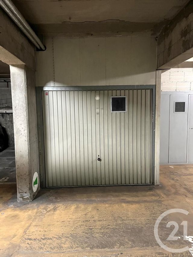 parking à vendre - 21.0 m2 - PARIS - 75010 - ILE-DE-FRANCE - Century 21 Magenta La Fayette