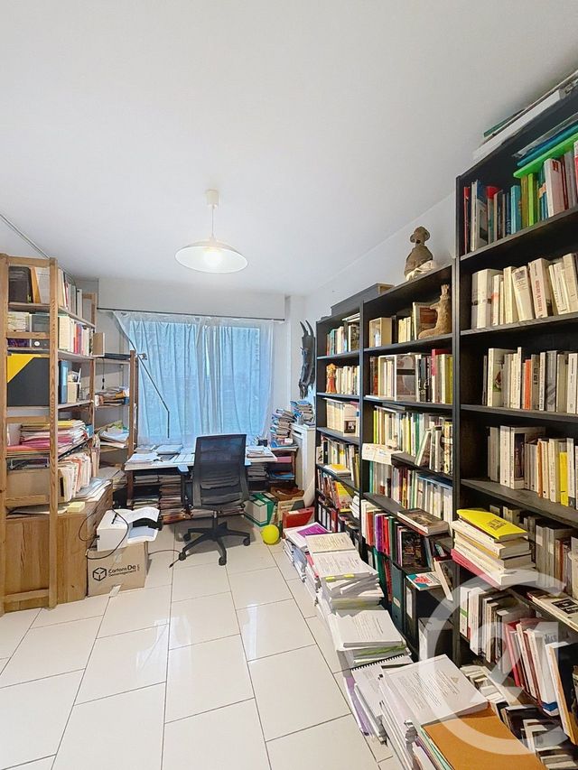 Appartement F3 à vendre - 4 pièces - 100.0 m2 - PARIS - 75018 - ILE-DE-FRANCE - Century 21 Magenta La Fayette