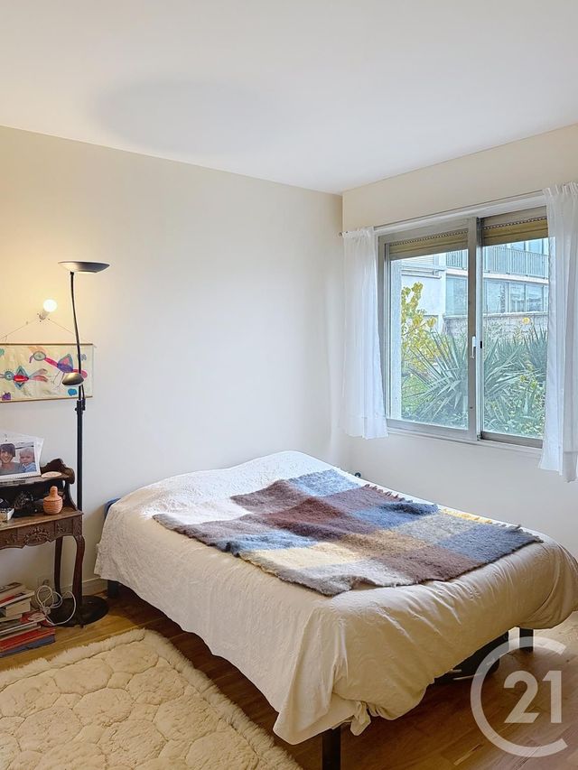 Appartement F3 à vendre - 4 pièces - 85.0 m2 - PARIS - 75018 - ILE-DE-FRANCE - Century 21 Magenta La Fayette