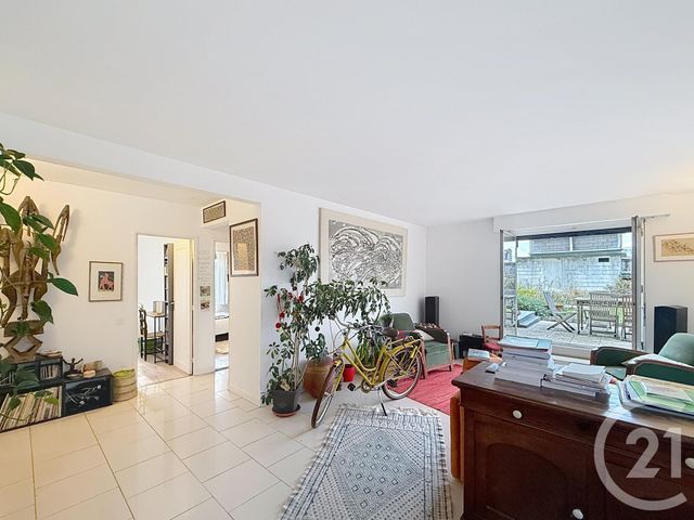 Appartement F3 à vendre - 4 pièces - 85.0 m2 - PARIS - 75018 - ILE-DE-FRANCE - Century 21 Magenta La Fayette