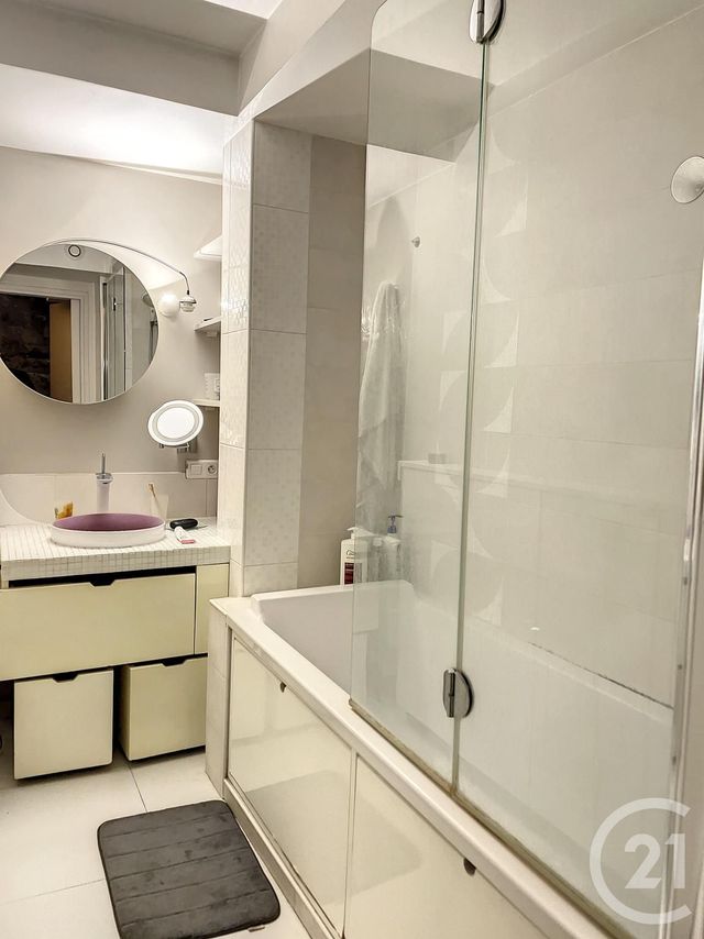 Appartement Duplex à vendre - 4 pièces - 82.0 m2 - PARIS - 75018 - ILE-DE-FRANCE - Century 21 Magenta La Fayette