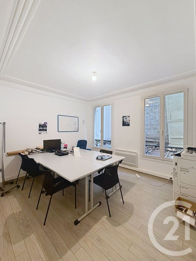 Appartement F3 à vendre - 3 pièces - 55.0 m2 - PARIS - 75010 - ILE-DE-FRANCE - Century 21 Magenta La Fayette