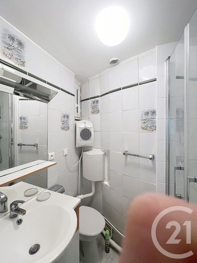 Appartement F2 à louer - 2 pièces - 31.59 m2 - PARIS - 75010 - ILE-DE-FRANCE - Century 21 Magenta La Fayette