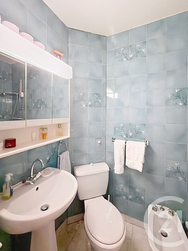 Appartement T3 à vendre - 3 pièces - 47.3 m2 - PARIS - 75010 - ILE-DE-FRANCE - Century 21 Magenta La Fayette