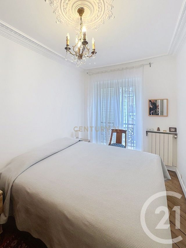 Appartement T3 à vendre - 3 pièces - 47.3 m2 - PARIS - 75010 - ILE-DE-FRANCE - Century 21 Magenta La Fayette