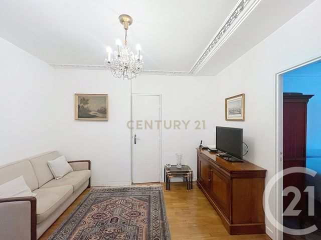 Appartement T3 à vendre - 3 pièces - 47.3 m2 - PARIS - 75010 - ILE-DE-FRANCE - Century 21 Magenta La Fayette