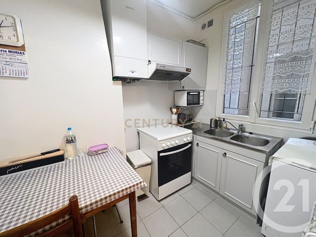 Appartement T3 à vendre - 3 pièces - 47.3 m2 - PARIS - 75010 - ILE-DE-FRANCE - Century 21 Magenta La Fayette