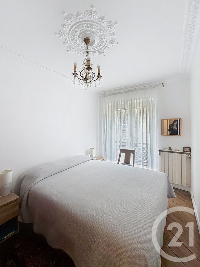 Appartement T3 à vendre - 3 pièces - 47.3 m2 - PARIS - 75010 - ILE-DE-FRANCE - Century 21 Magenta La Fayette