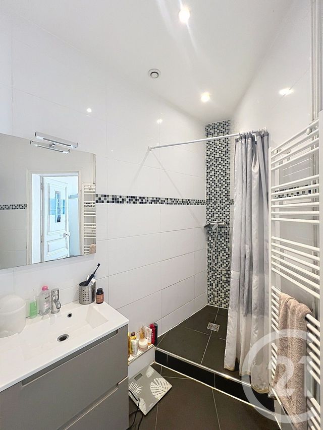 Appartement F3 à vendre - 3 pièces - 74.25 m2 - PARIS - 75010 - ILE-DE-FRANCE - Century 21 Magenta La Fayette