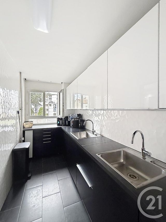 Appartement F6 à vendre - 6 pièces - 115.3 m2 - PARIS - 75019 - ILE-DE-FRANCE - Century 21 Magenta La Fayette