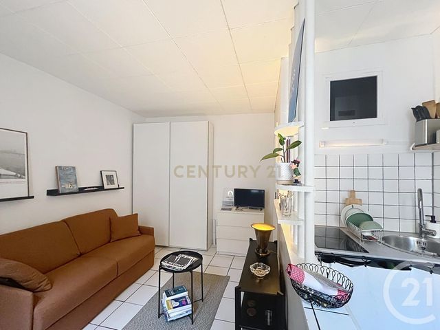 Appartement F1 à vendre - 1 pièce - 15.0 m2 - PARIS - 75018 - ILE-DE-FRANCE - Century 21 Magenta La Fayette