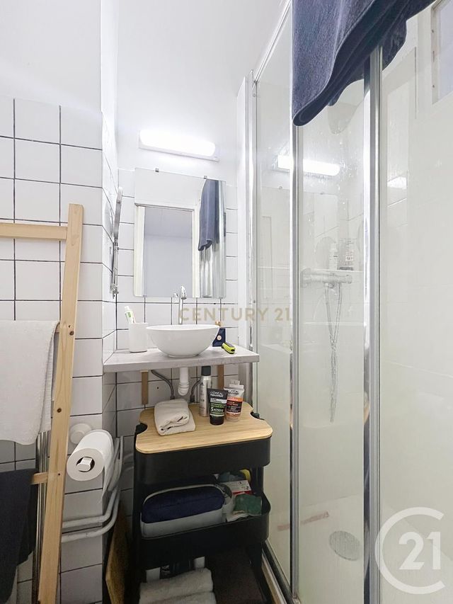 Appartement F1 à vendre - 1 pièce - 15.0 m2 - PARIS - 75018 - ILE-DE-FRANCE - Century 21 Magenta La Fayette