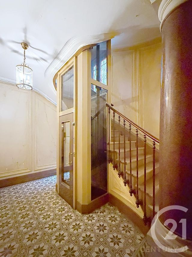 Appartement F3 à vendre - 3 pièces - 57.8 m2 - PARIS - 75010 - ILE-DE-FRANCE - Century 21 Magenta La Fayette