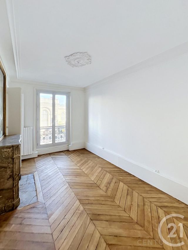 Appartement T5 à vendre - 5 pièces - 81.45 m2 - PARIS - 75010 - ILE-DE-FRANCE - Century 21 Magenta La Fayette